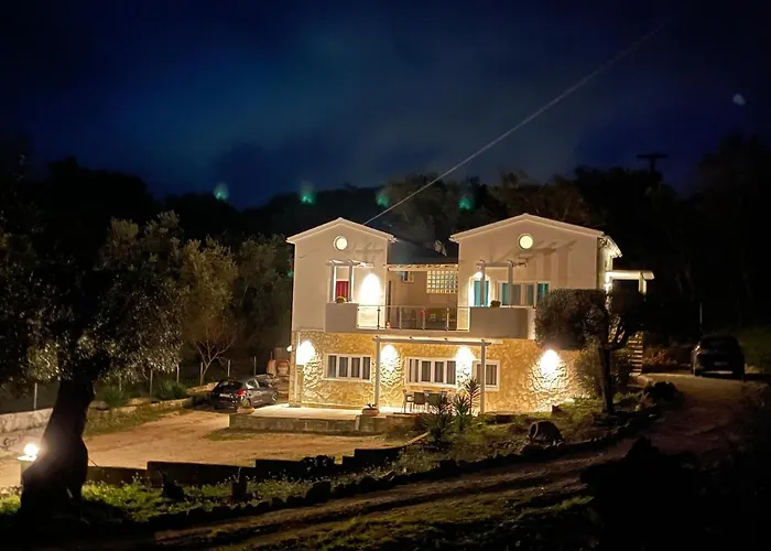 Armoniahousesuites * Peritheia