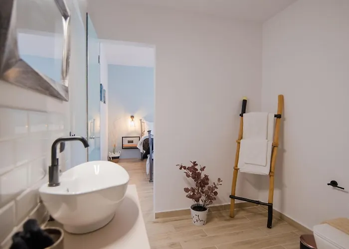 Armoniahousesuites * Peritheia