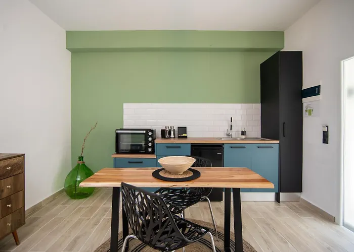 Armoniahousesuites Peritheia