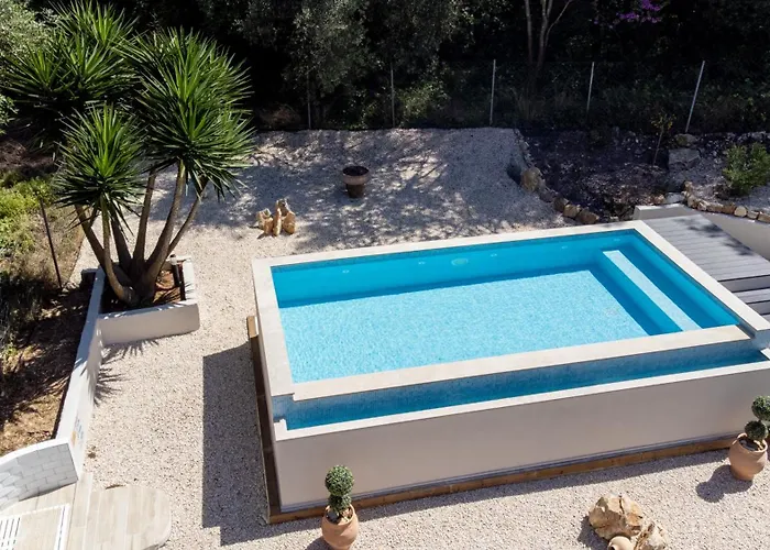 Armoniahousesuites * Peritheia