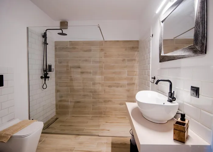 Armoniahousesuites * Peritheia