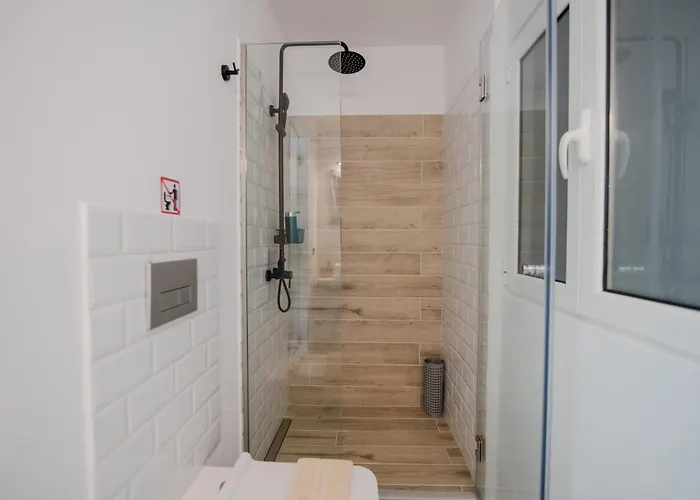 Armoniahousesuites * Peritheia