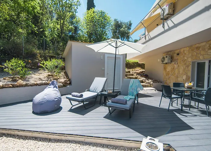 Armoniahousesuites * Peritheia