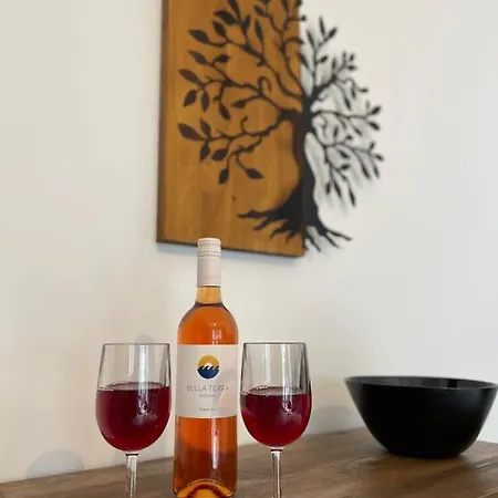 Armoniahousesuites * Peritheia