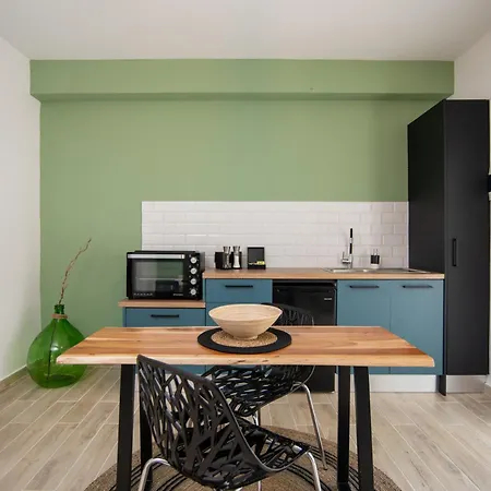 Armonia House Suites-Adults Only Peritheia