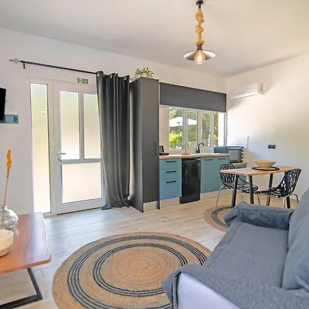 Armonia House Suites-Adults Only *