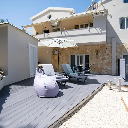 Armonia House Suites-Adults Only *