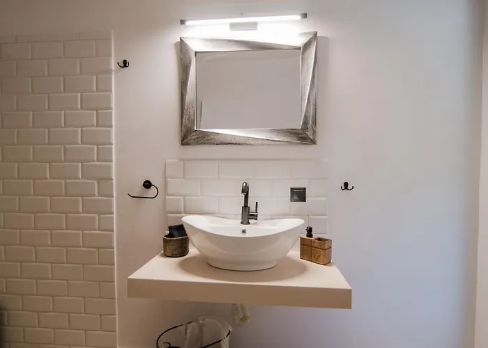 Armoniahousesuites Perítheia