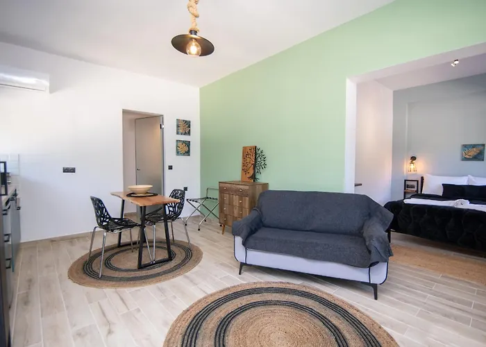 Armoniahousesuites Perítheia