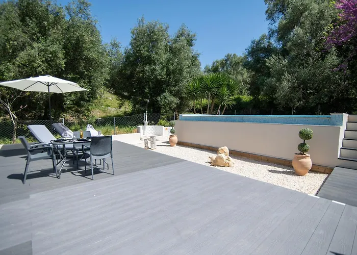 Armoniahousesuites Perítheia